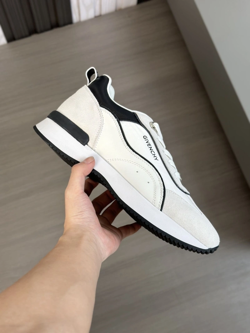 Gxvxnchy Sneakers TopPick 154621