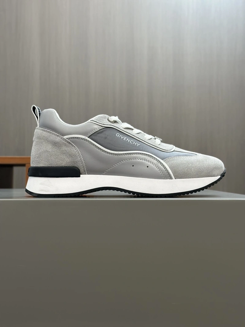 Efficient Gxvxnchy Sneakers 154628