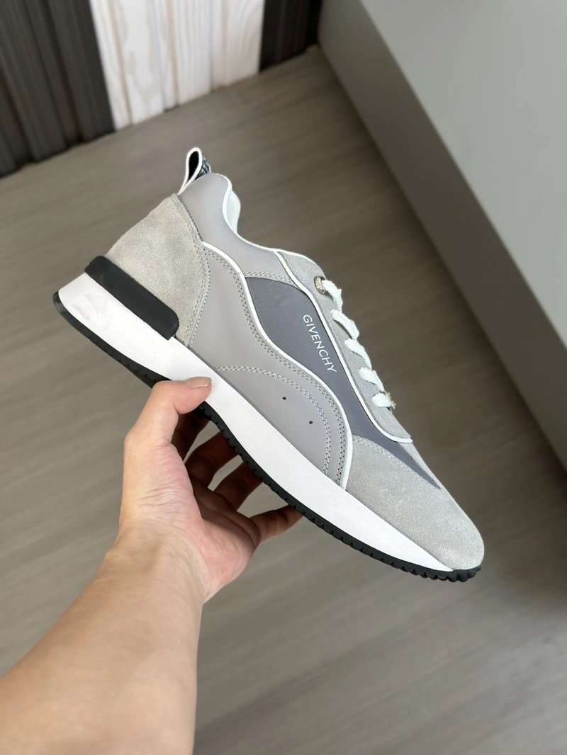 Efficient Gxvxnchy Sneakers 154628