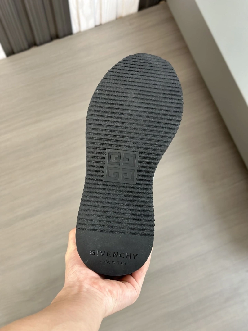 Efficient Gxvxnchy Sneakers 154628