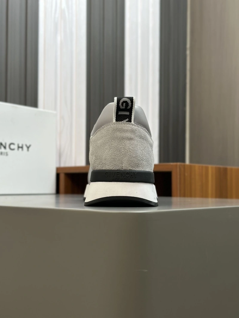 Efficient Gxvxnchy Sneakers 154628