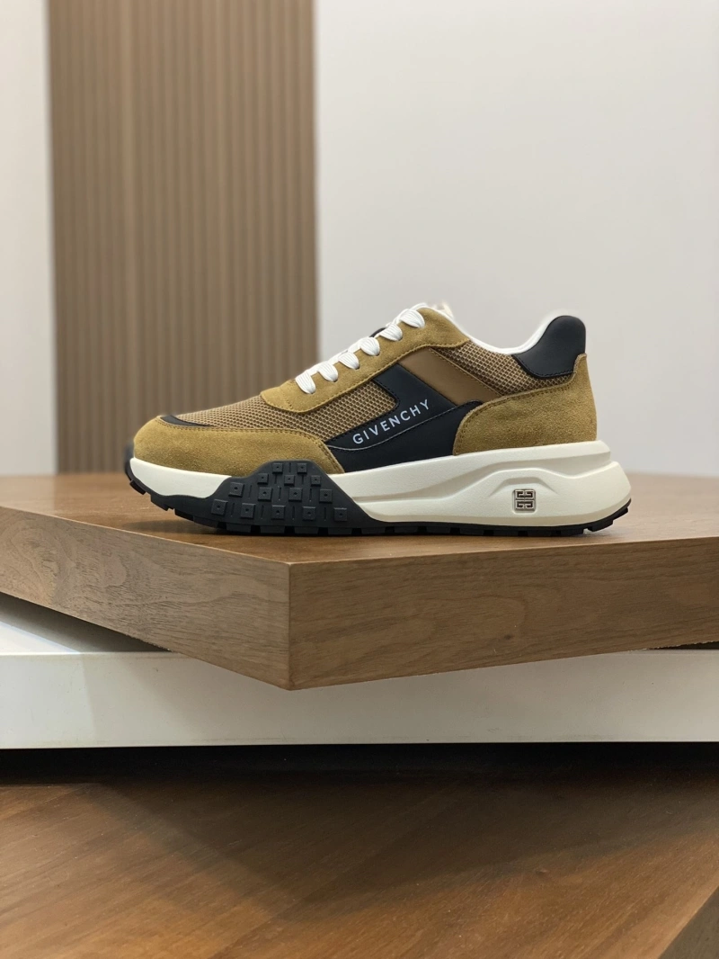 WellDesigned Gxvxnchy Sneakers 154609