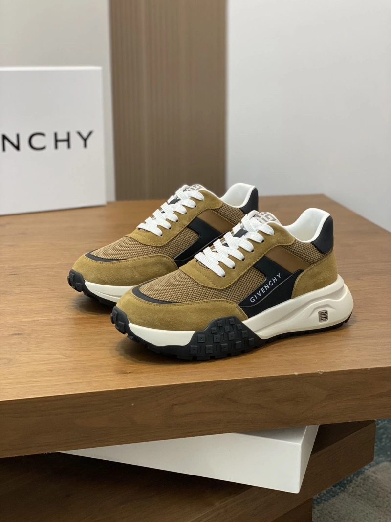 WellDesigned Gxvxnchy Sneakers 154609