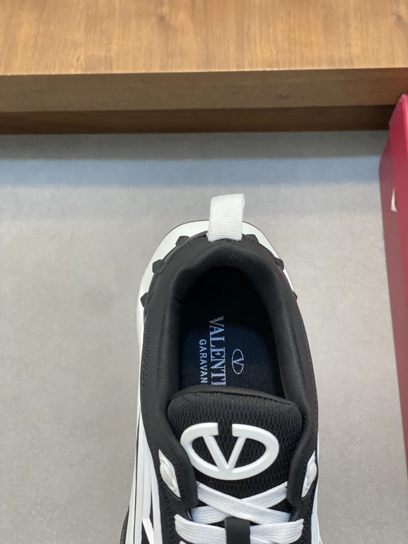 Bright Vxlxntino Sneakers 231081
