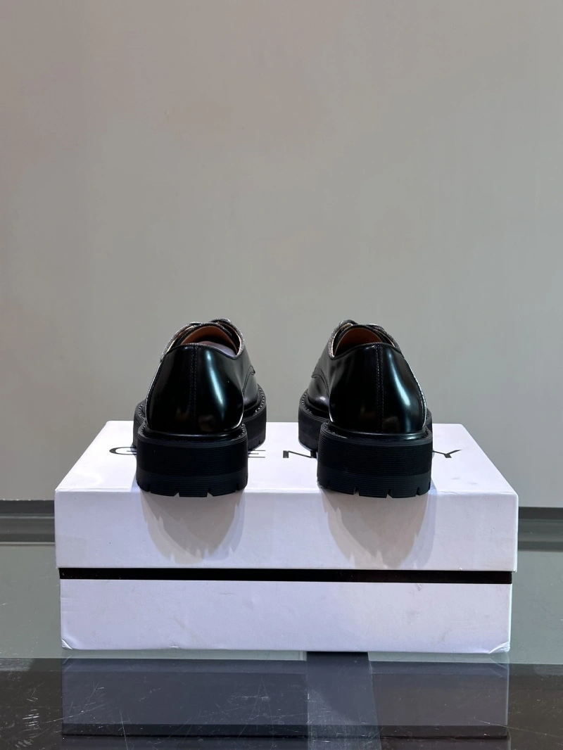 Gxvxnchy Leather Shoes Minimalist 153400
