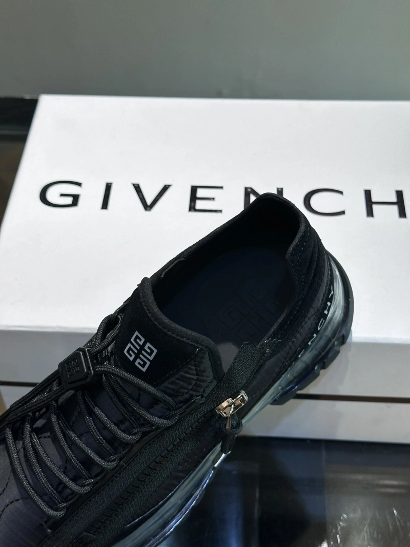 Elegant Gxvxnchy Sneakers 153396
