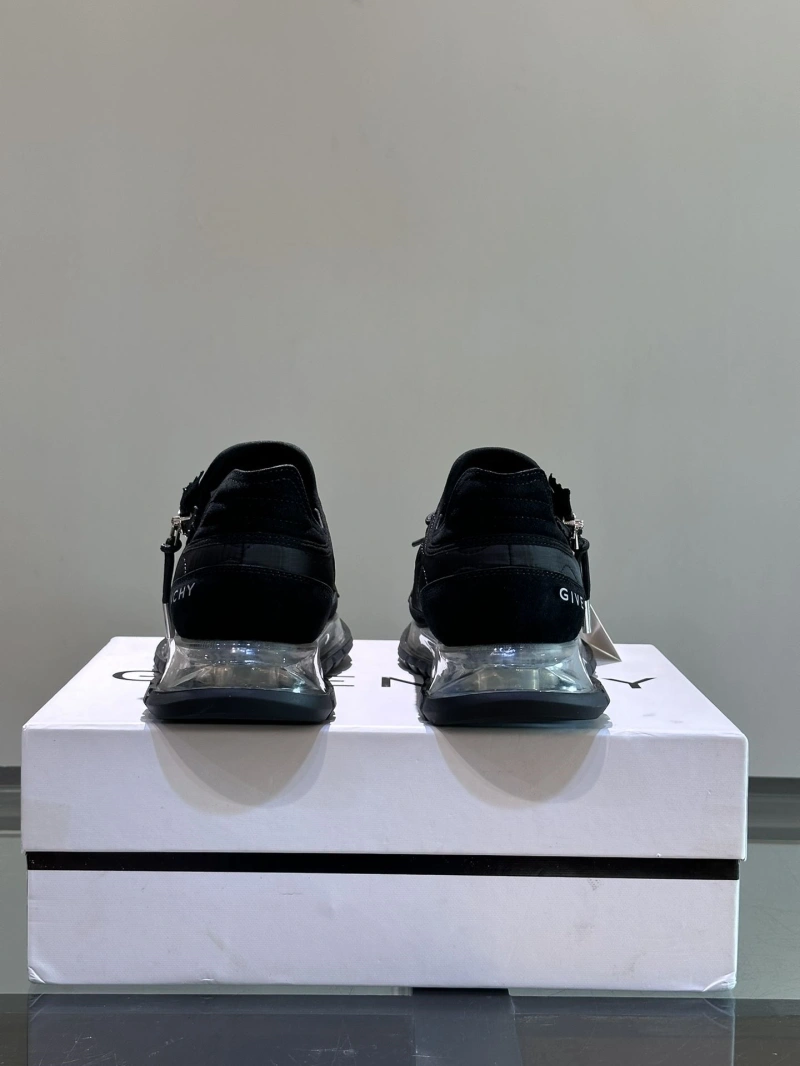 Elegant Gxvxnchy Sneakers 153396