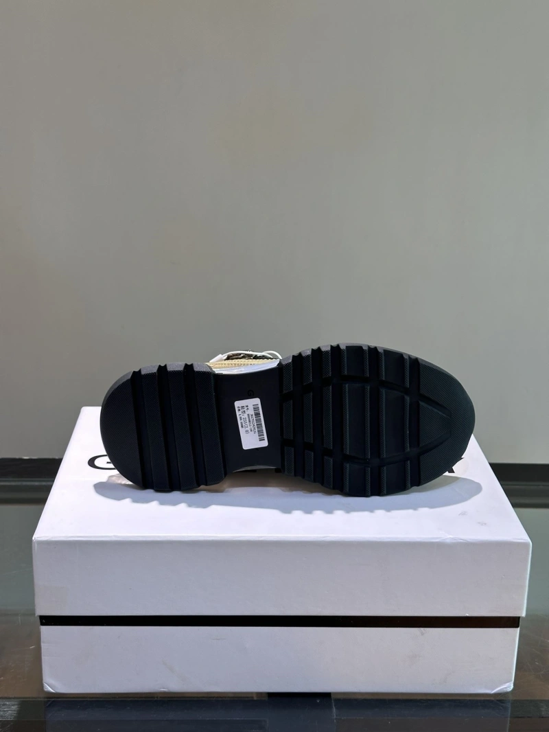 ModernLook Gxvxnchy Sneakers 153394