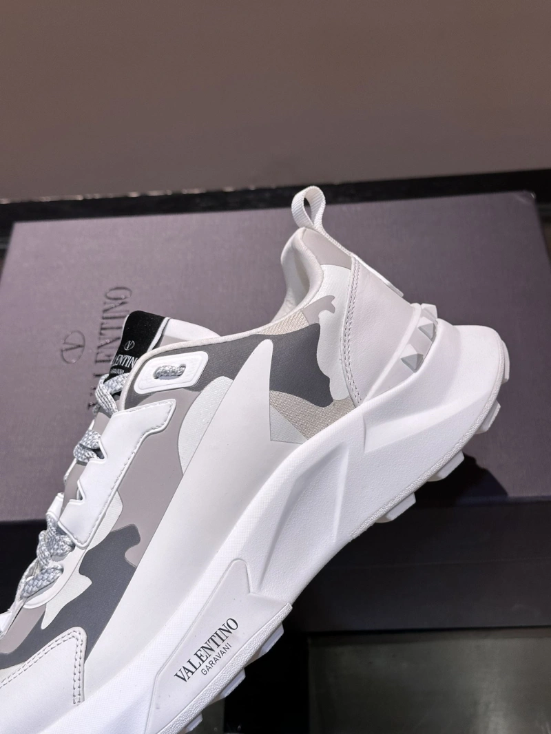 Modern Vxlxntino Sneakers 231061