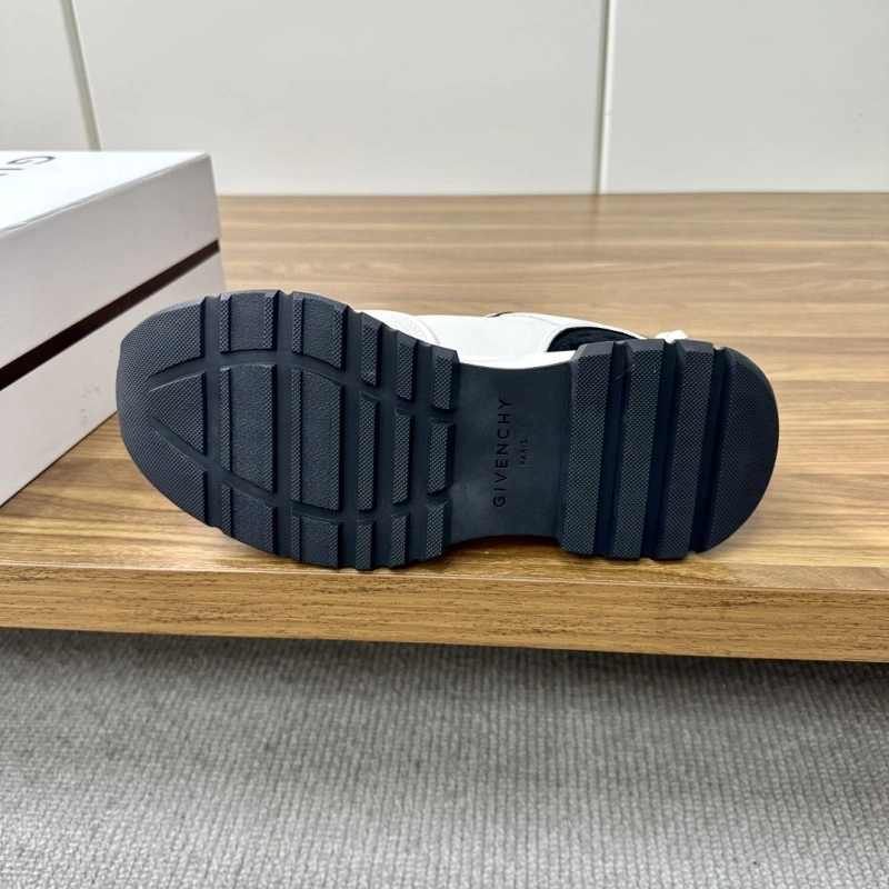 Gxvxnchy Sneakers DailyWear 153377