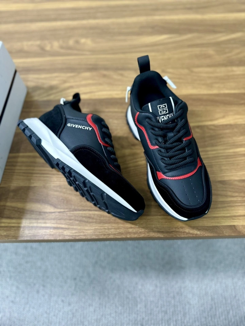Gxvxnchy Sneakers EyeCatching 153391