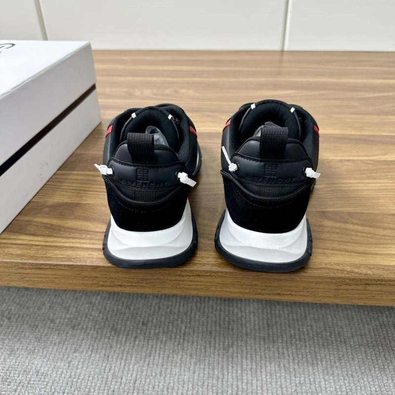 Gxvxnchy Sneakers EyeCatching 153391