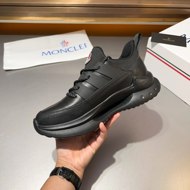 Minimalist Mxnclxr Sneakers 197571