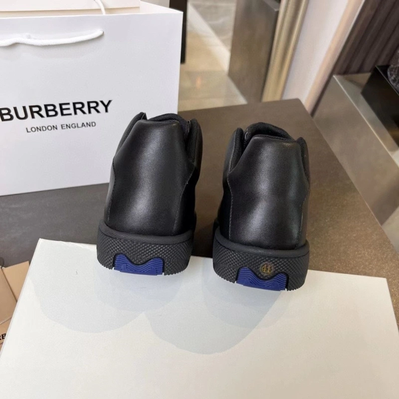 Cozy Bxrbxrry Sneakers 115093