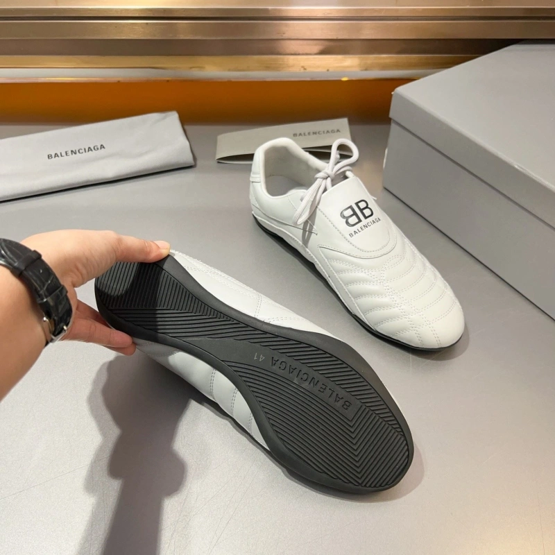 GoAnywhere Bxlxnciaga Sneakers 109633