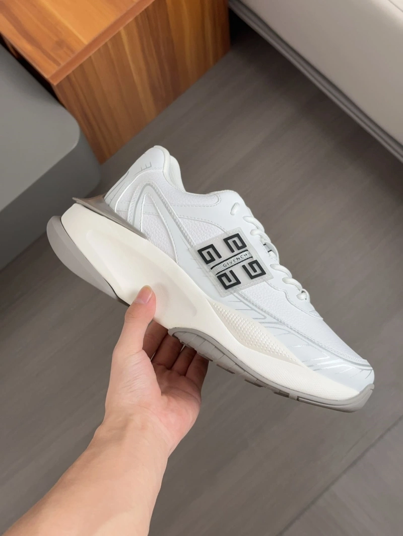 TopPick Gxvxnchy Sneakers 153369