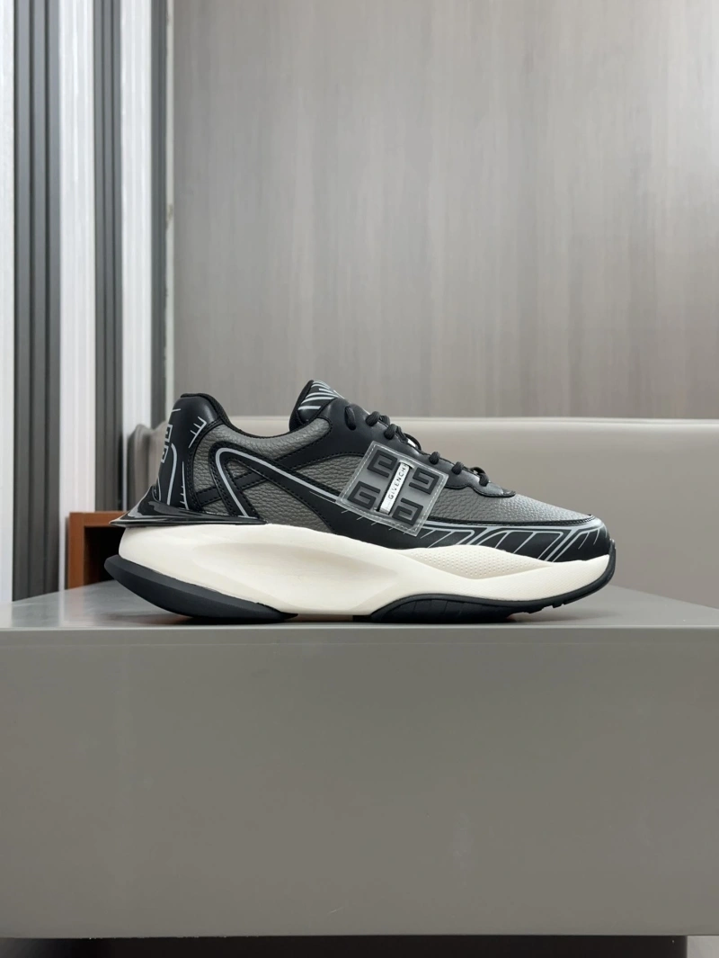 Refined Gxvxnchy Sneakers 153363