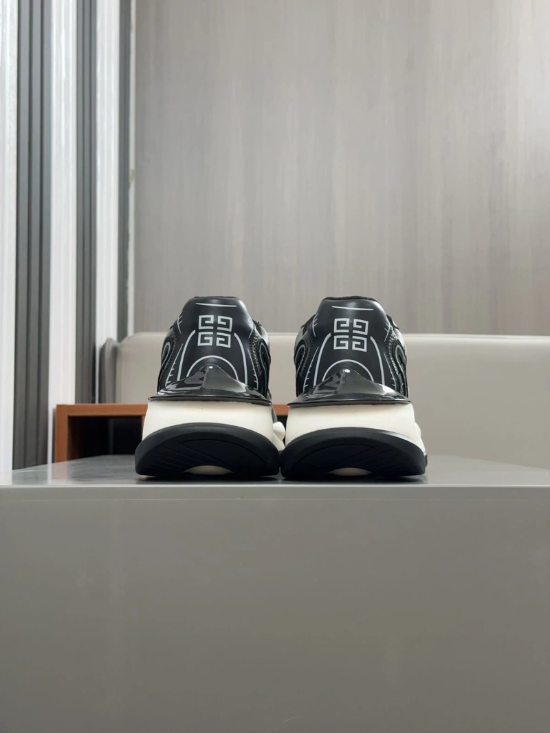 Refined Gxvxnchy Sneakers 153363