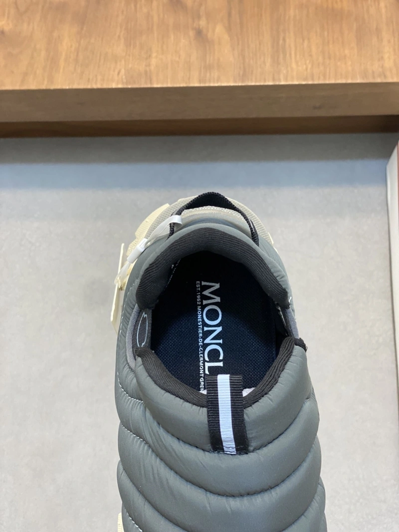Versatile Mxnclxr Sneakers 197538