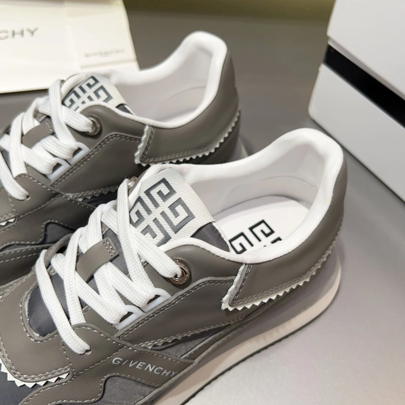 Gxvxnchy Sneakers Efficient 153378