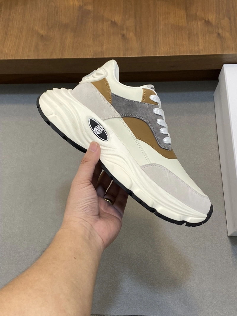 Gxvxnchy Sneakers AllSeason 153358