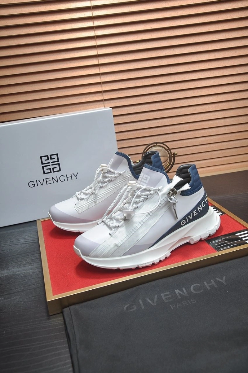 Flexible Gxvxnchy Sneakers 153356