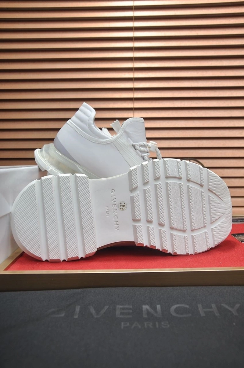 Gxvxnchy Sneakers Comfortable 153353