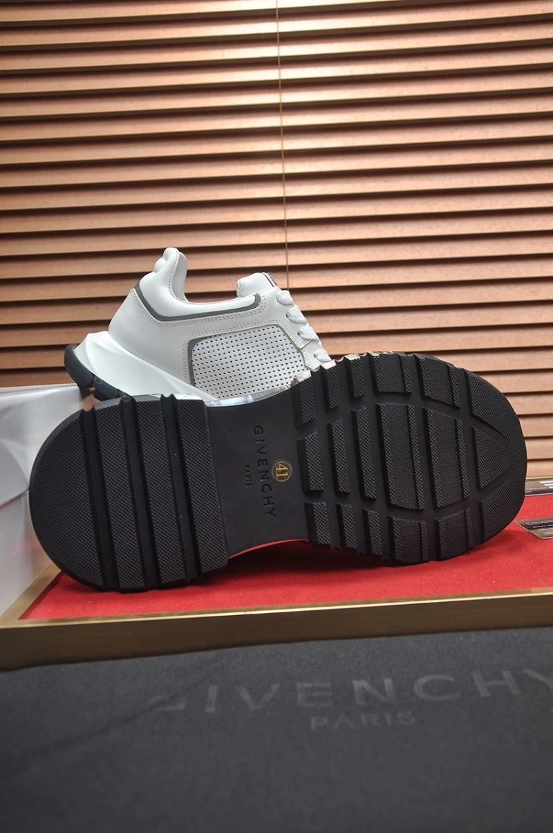 ModernLook Gxvxnchy Sneakers 153351