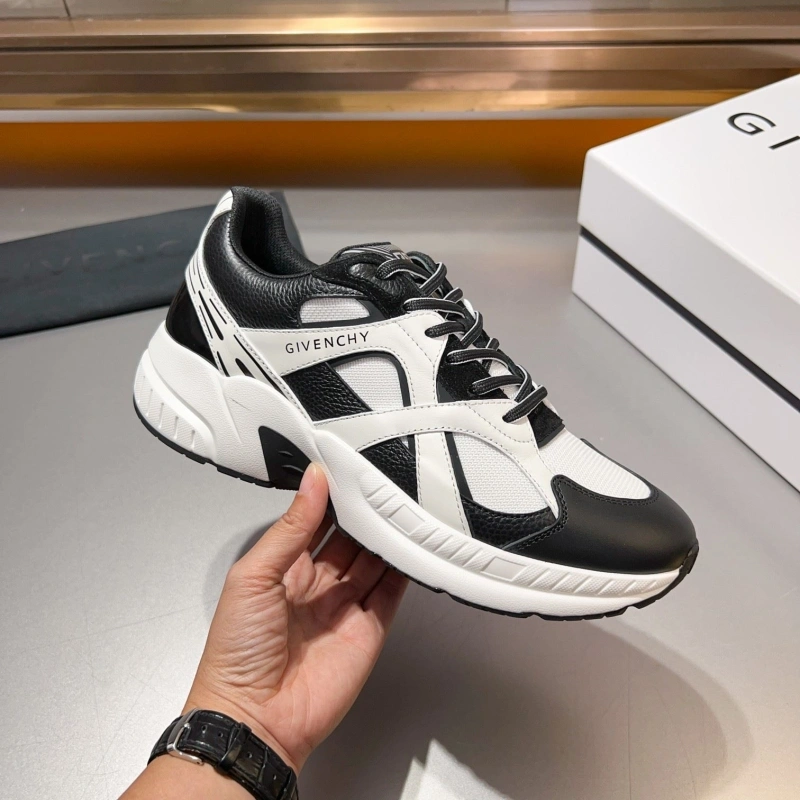 Gxvxnchy Sneakers Vibrant 153345