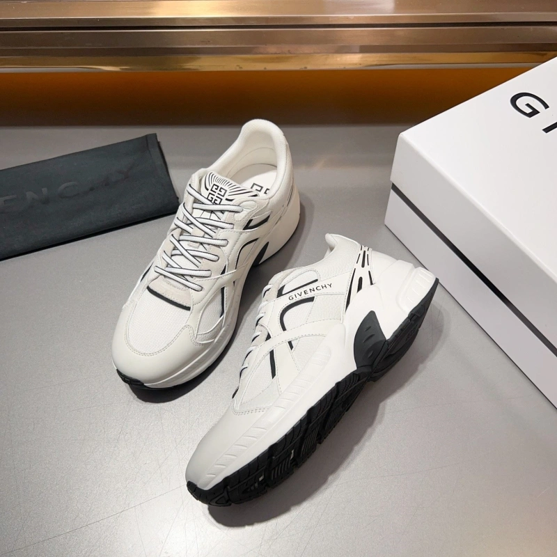 Bold Gxvxnchy Sneakers 153343