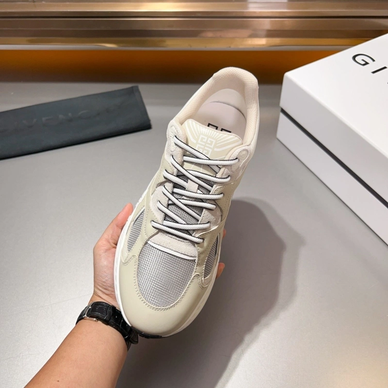 Gxvxnchy Sneakers Unique 153348