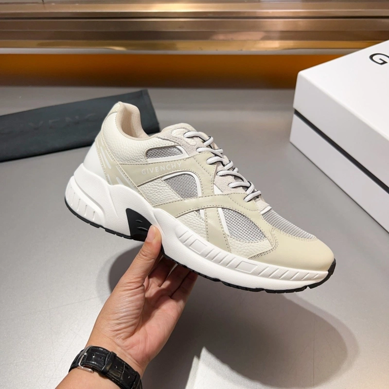 Gxvxnchy Sneakers Unique 153348