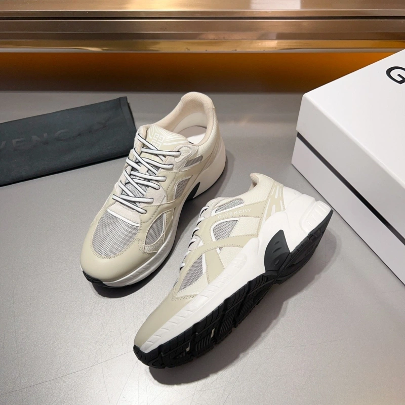Gxvxnchy Sneakers Unique 153348