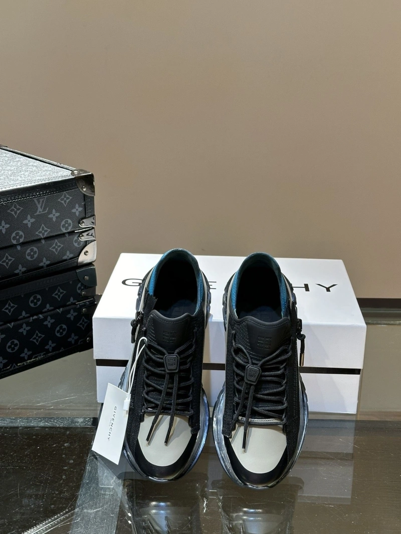Gxvxnchy Sneakers Classic 153347