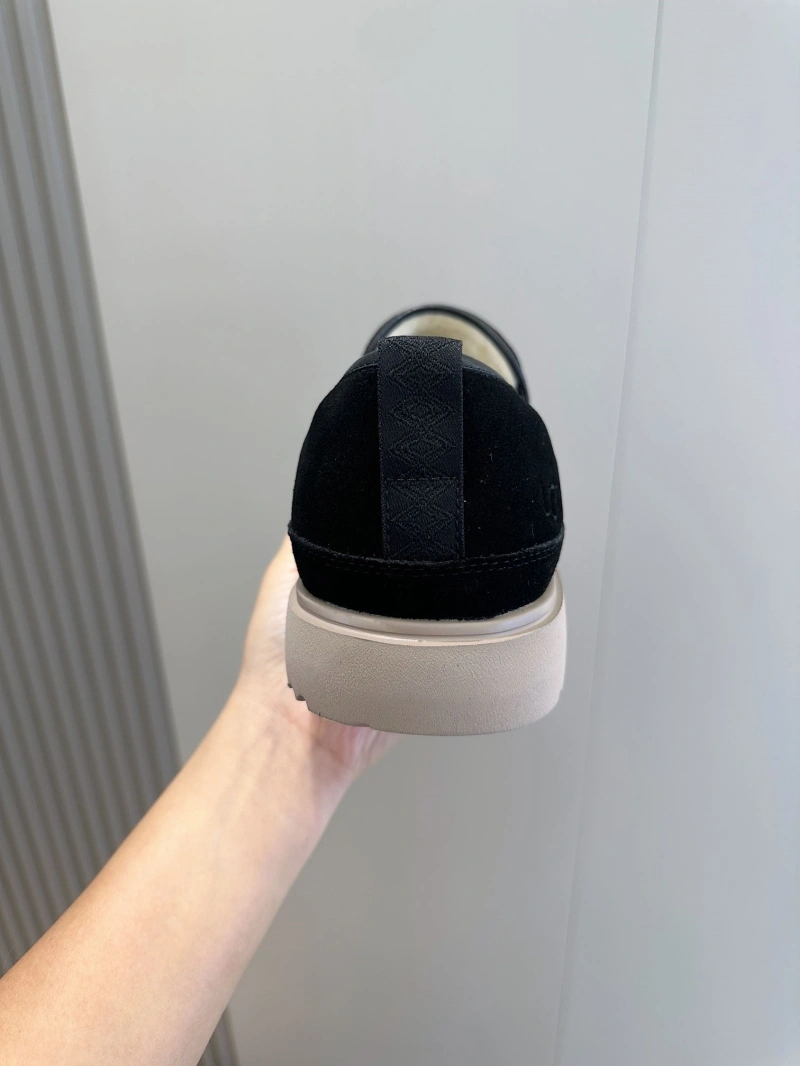 Efficient UGX Casual Shoes 228019