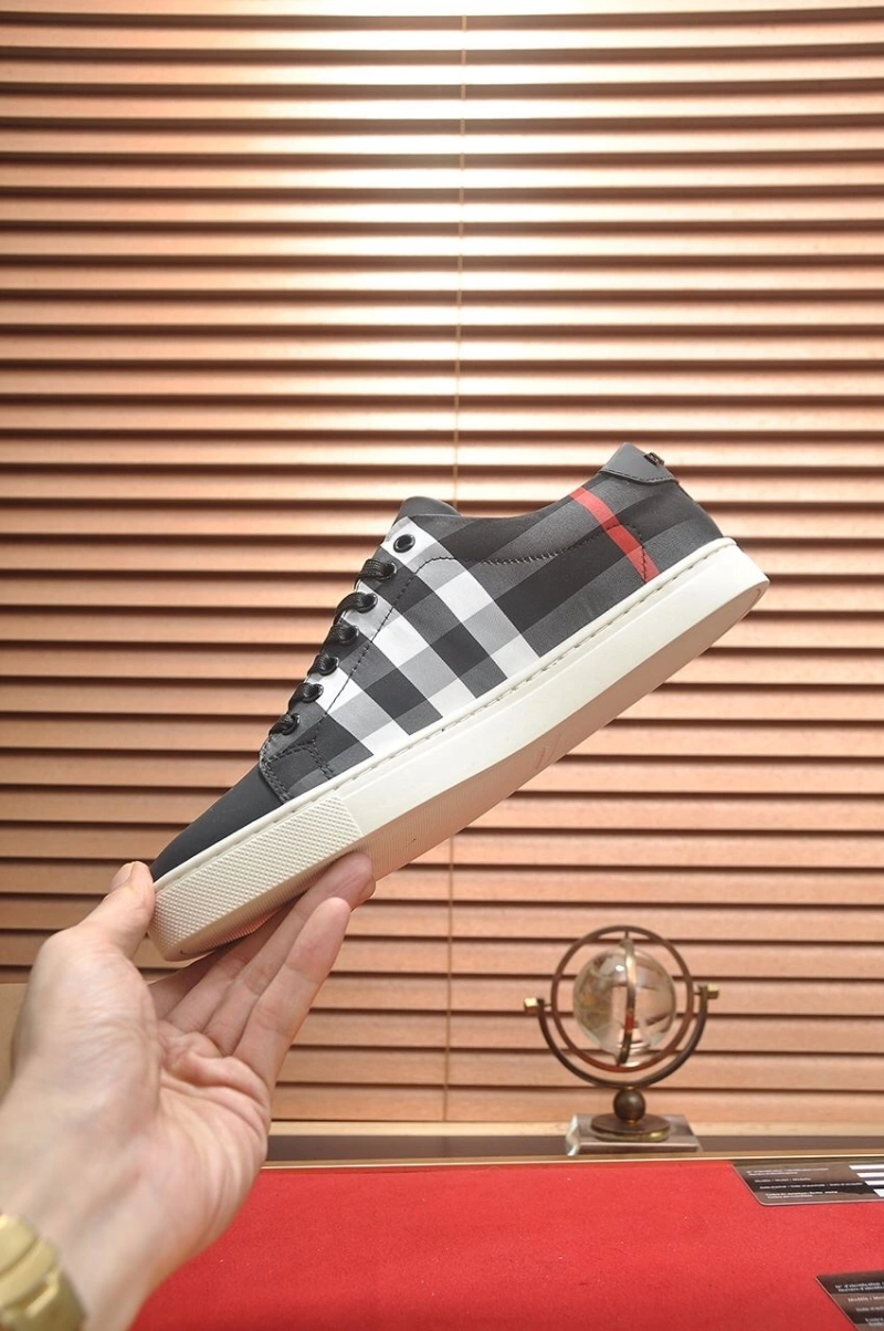 Soft Bxrbxrry Sneakers 115085