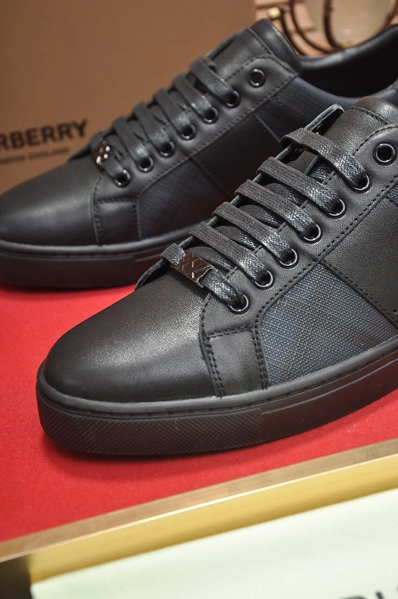 Sleek Bxrbxrry Sneakers 115061