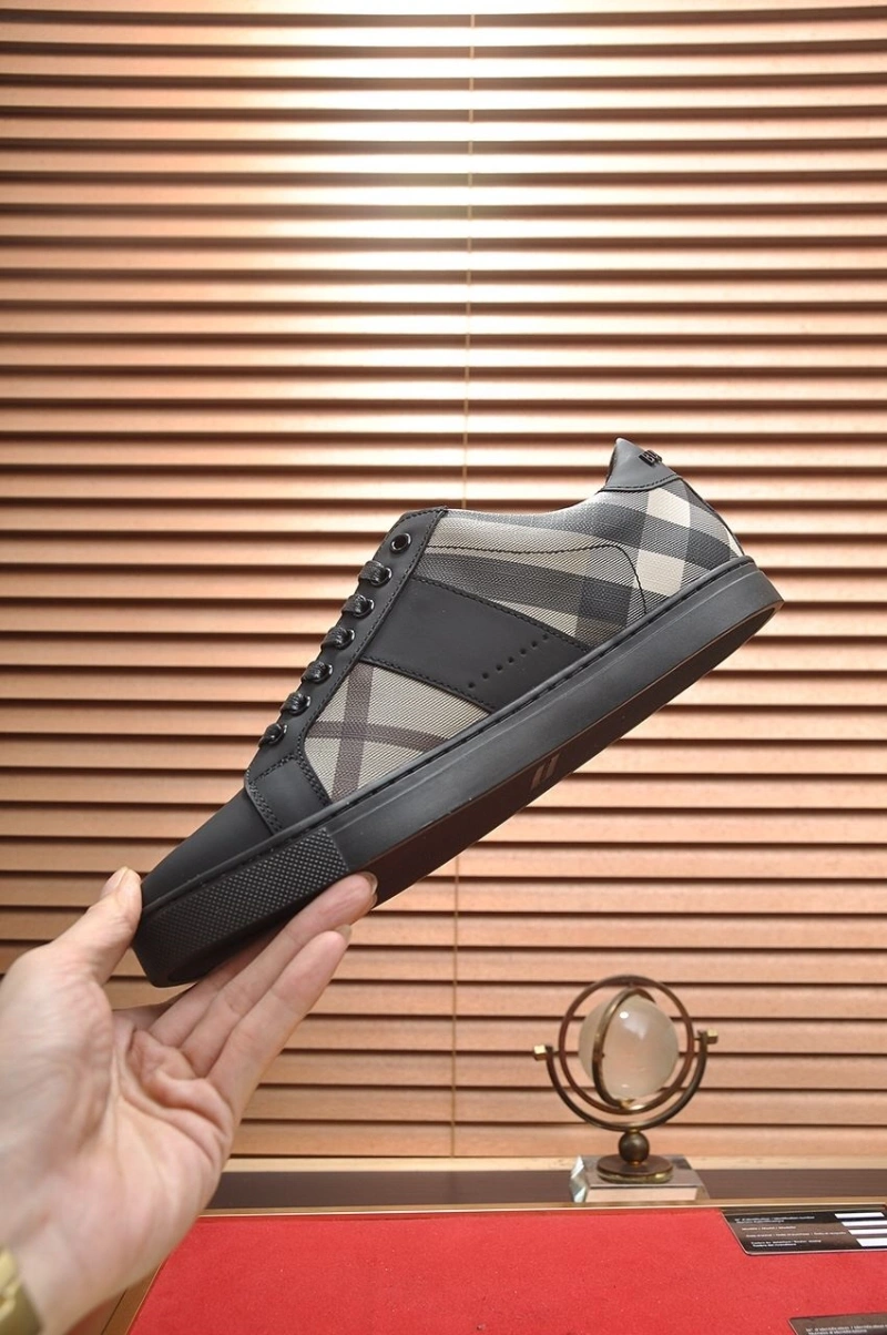 Soft Bxrbxrry Sneakers 115058