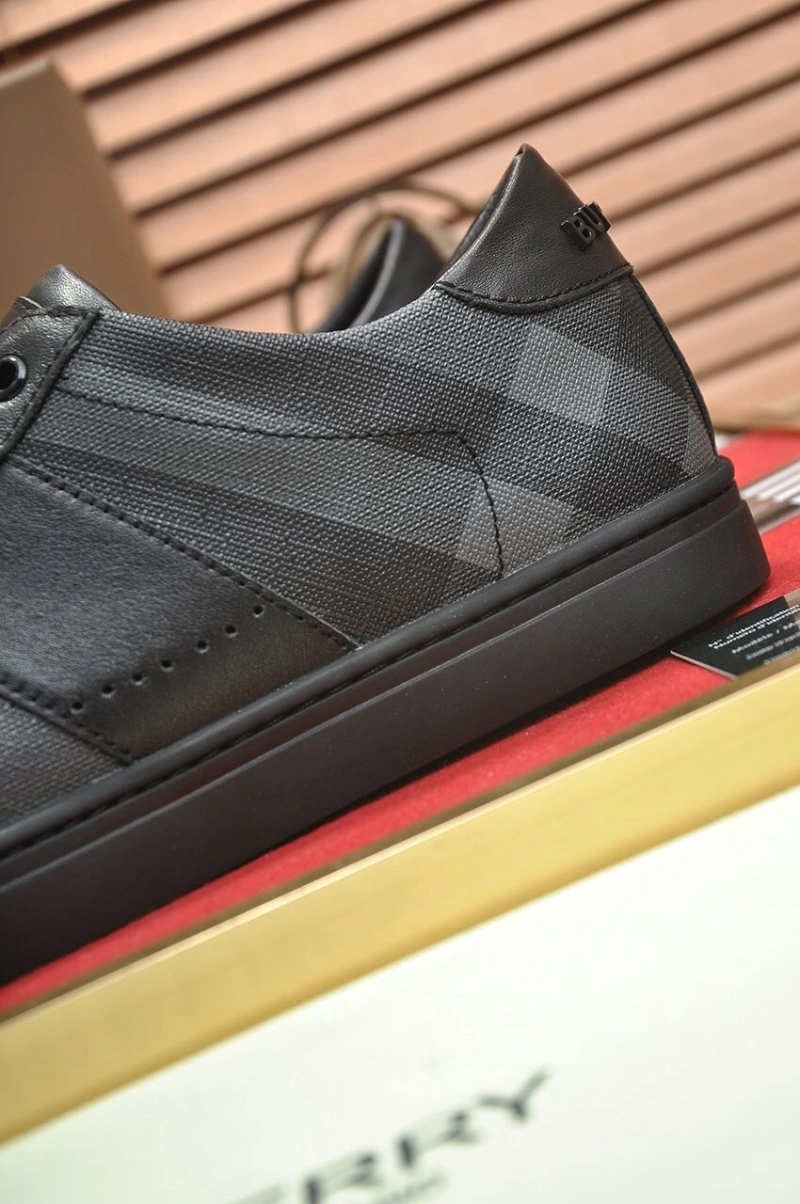 Soft Bxrbxrry Sneakers 115060