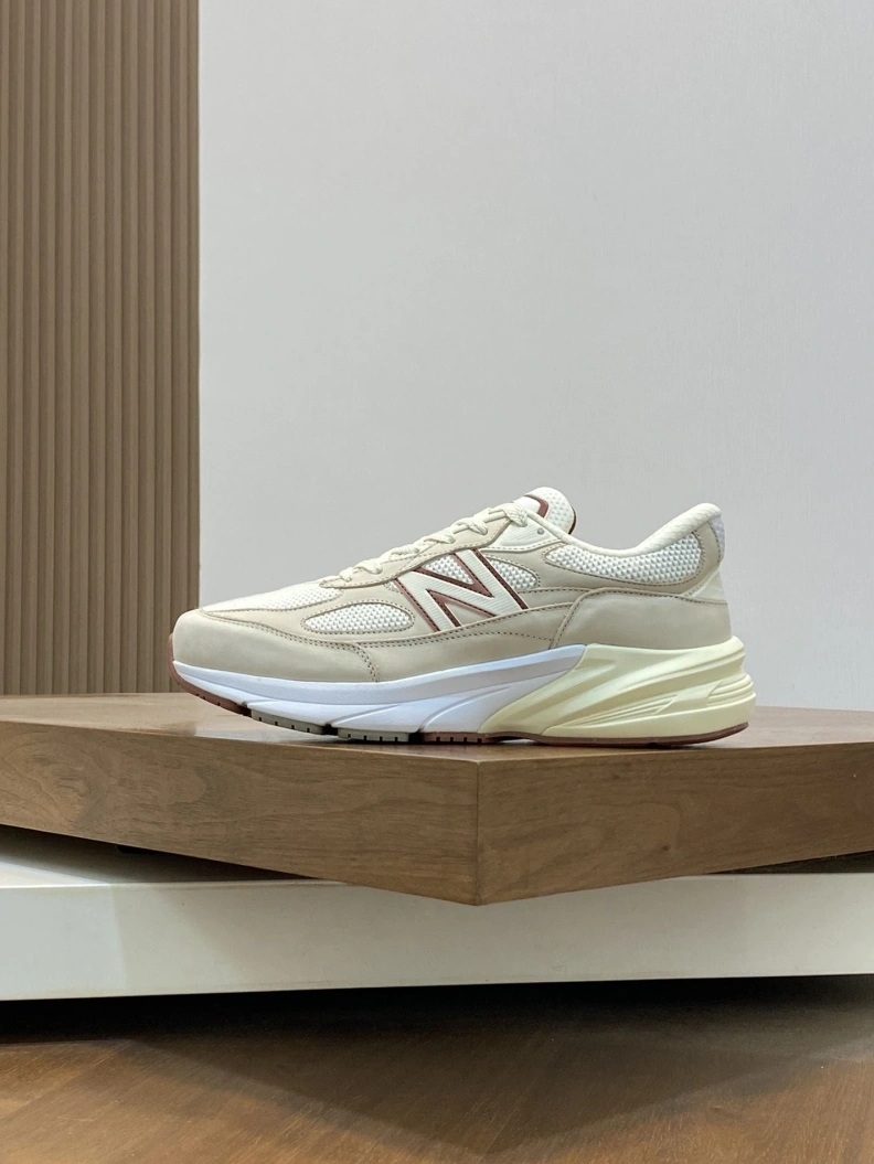Versatile Othxr Sneakers 210740