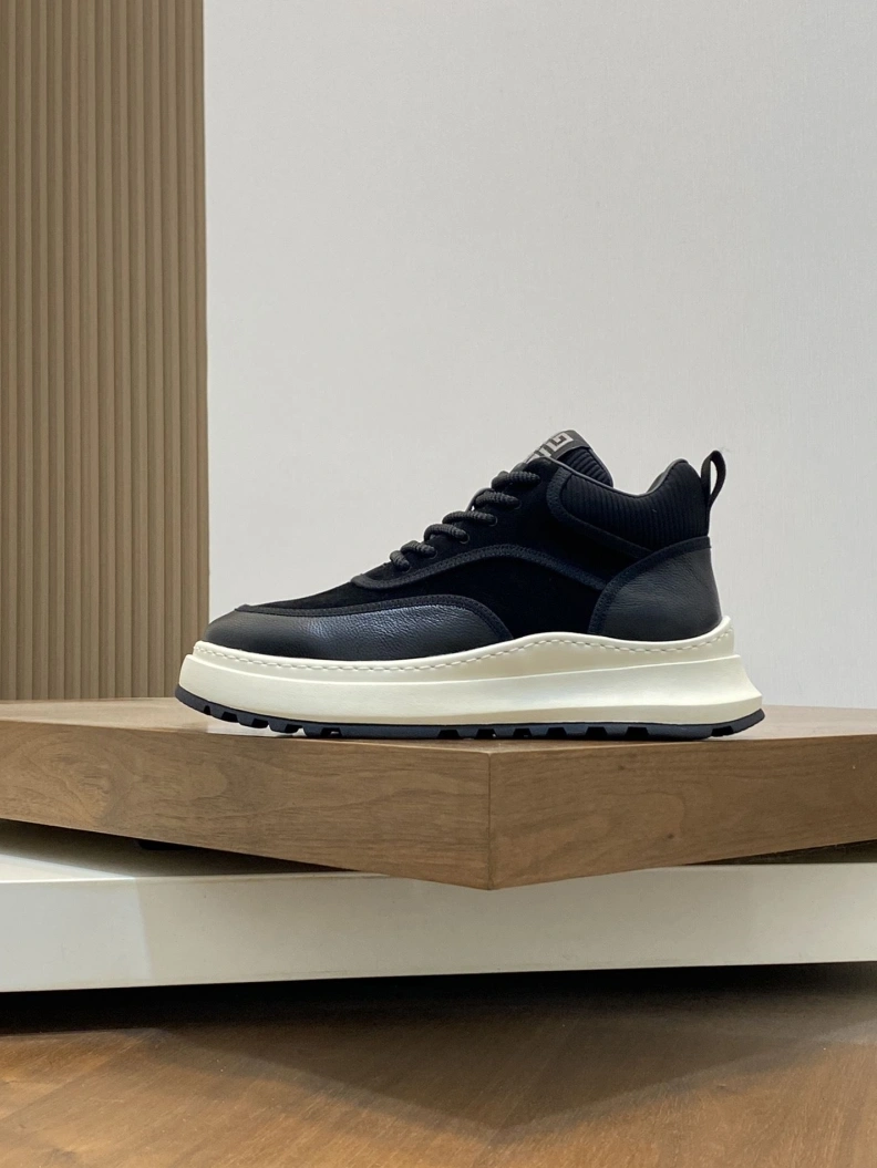 Gxvxnchy Sneakers EyeCatching 152465