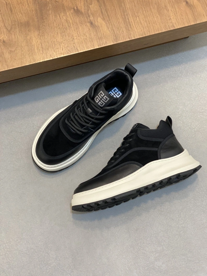 Gxvxnchy Sneakers EyeCatching 152465