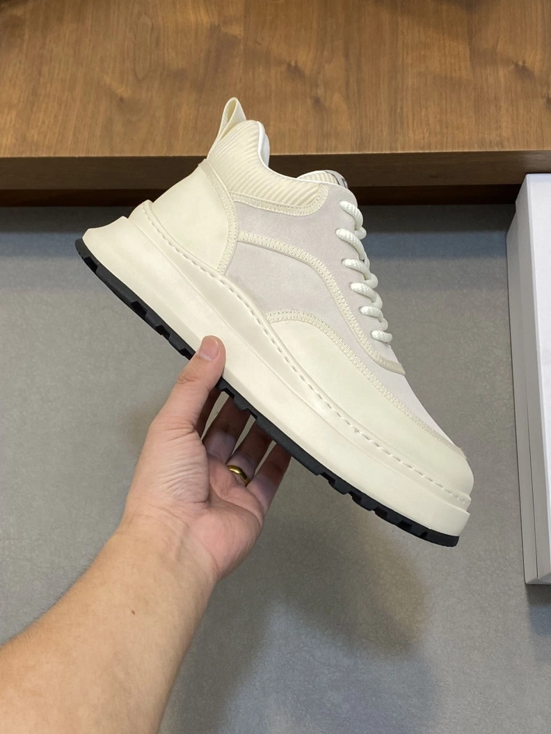 WellDesigned Gxvxnchy Sneakers 152466