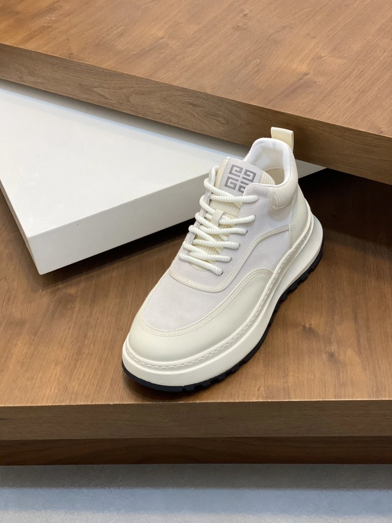 WellDesigned Gxvxnchy Sneakers 152466