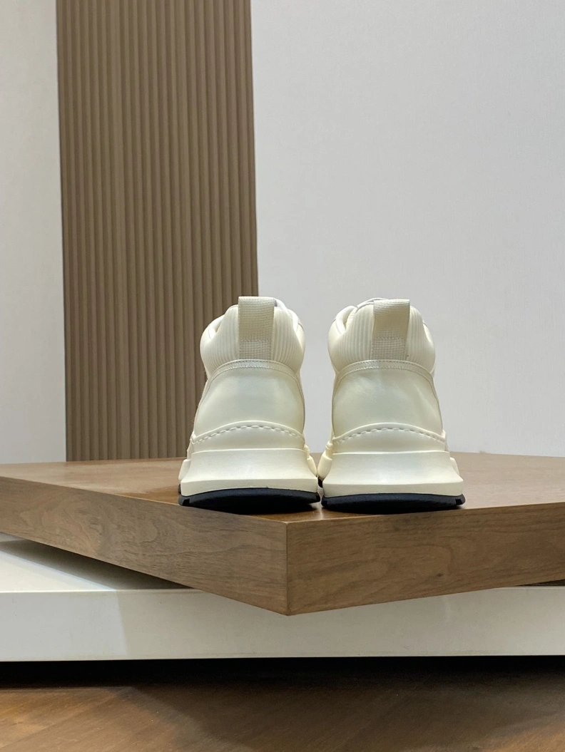 WellDesigned Gxvxnchy Sneakers 152466