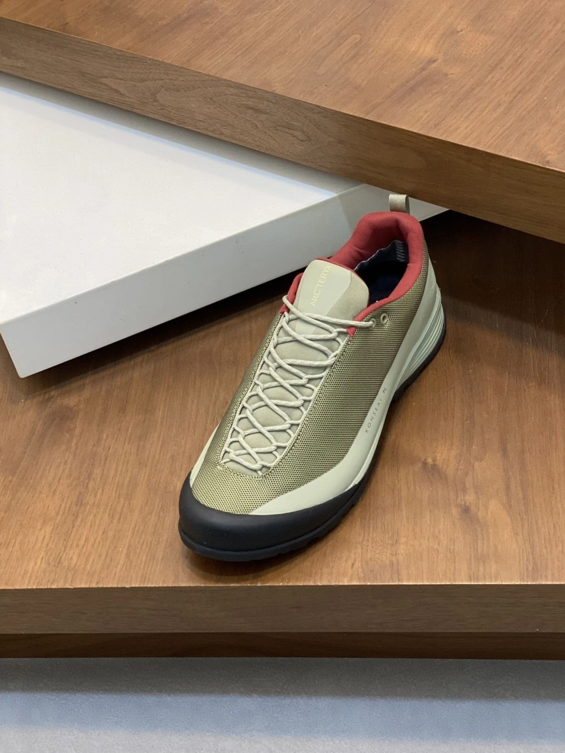 Lightweight Othxr Sneakers 210742