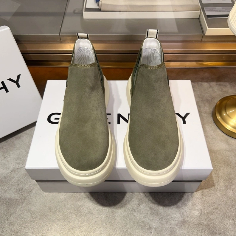 Gxvxnchy Sneakers Unique 152477