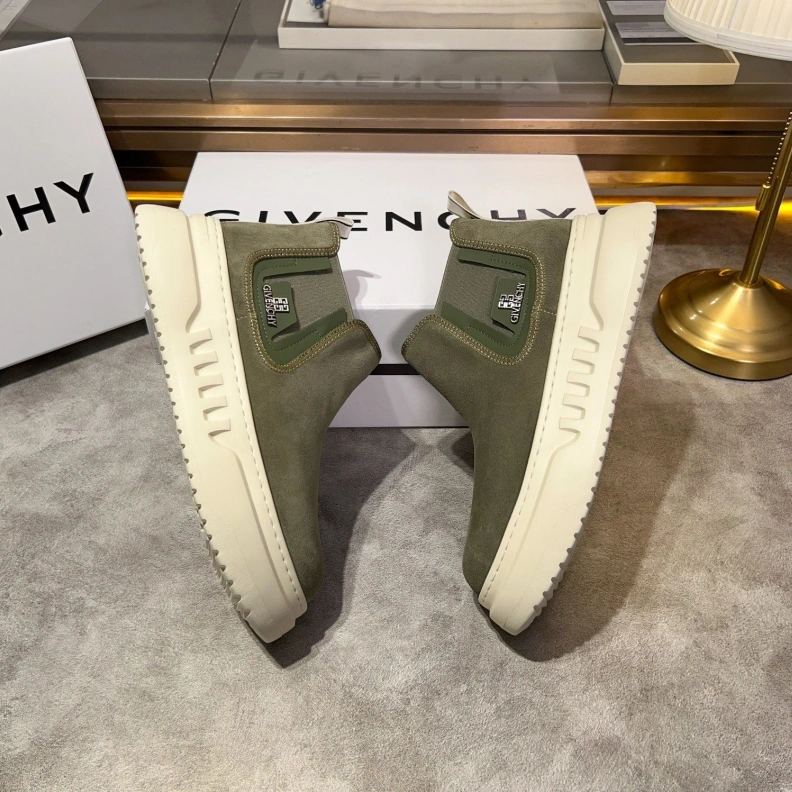 Gxvxnchy Sneakers Unique 152477