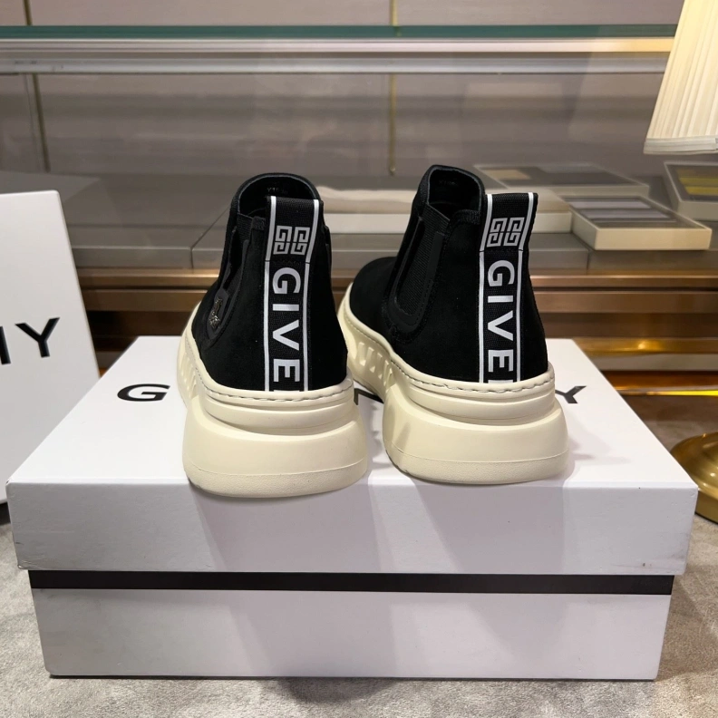 Gxvxnchy Sneakers Soft 152471