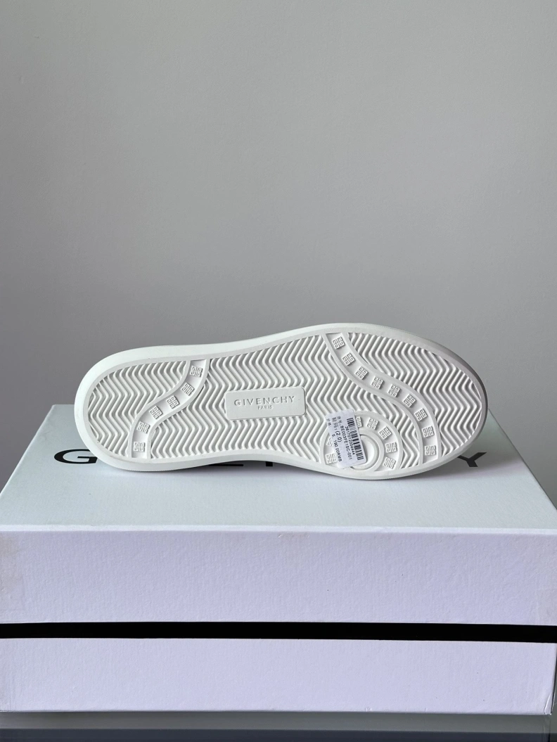 Elegant Gxvxnchy Sneakers 152468